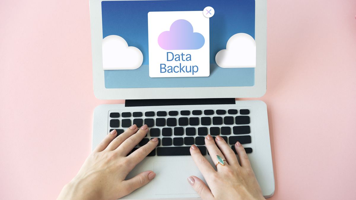 Icloud Storage Full: The Complete 2026 Guide - Swipe Photo Cleaner