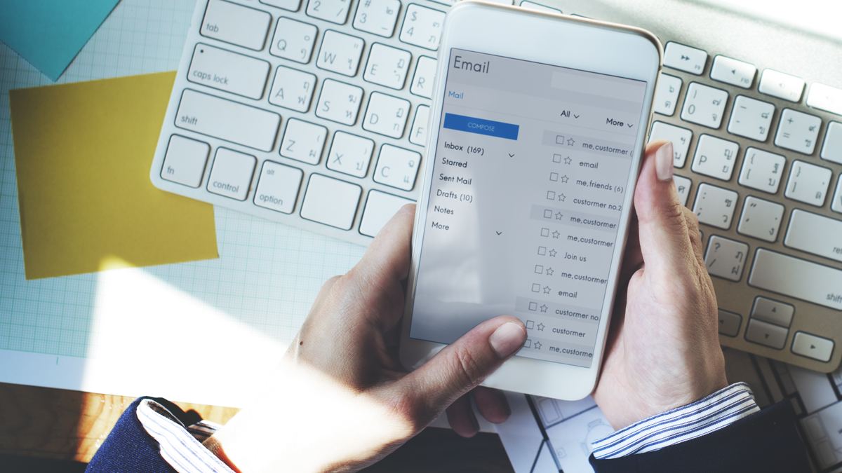 How to Clear Mail Cache on iPhone - Swipe Photo Cleaner