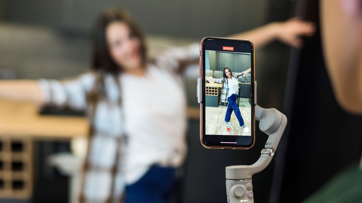 Smartphone display showing high resolution screen video recording interface